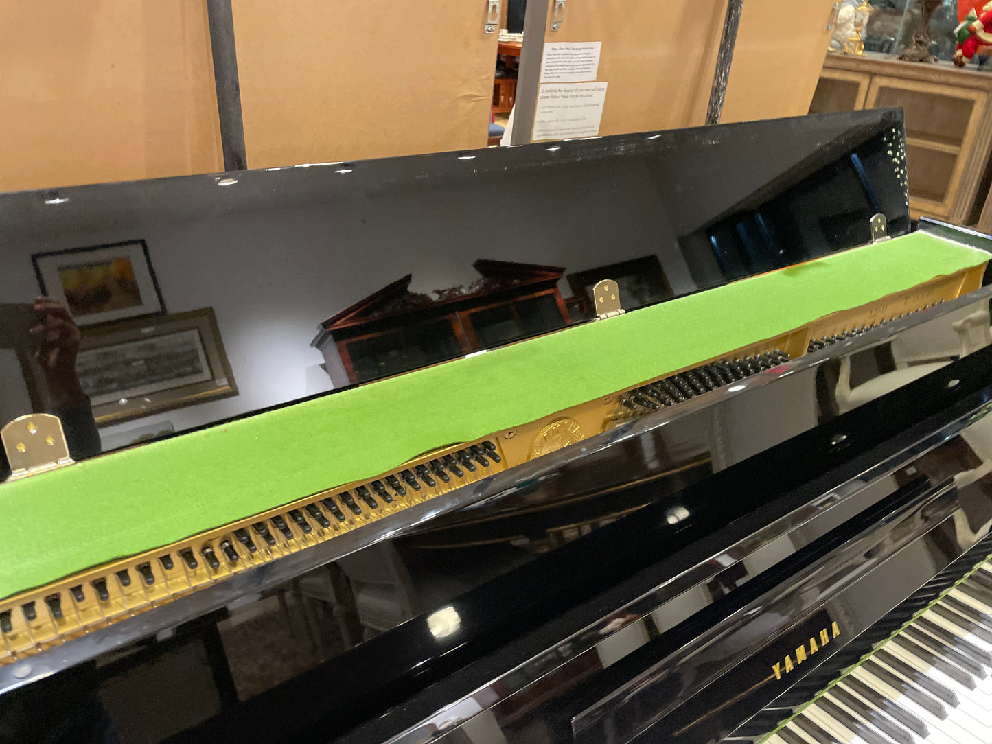 Yamaha Upright "LU-11" Piano (2SP79B)