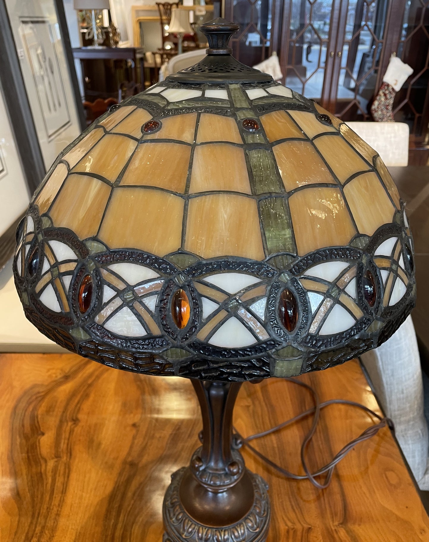 Tiffany Reproduction Amber and White Stained Glass Lamp (WETTXA)