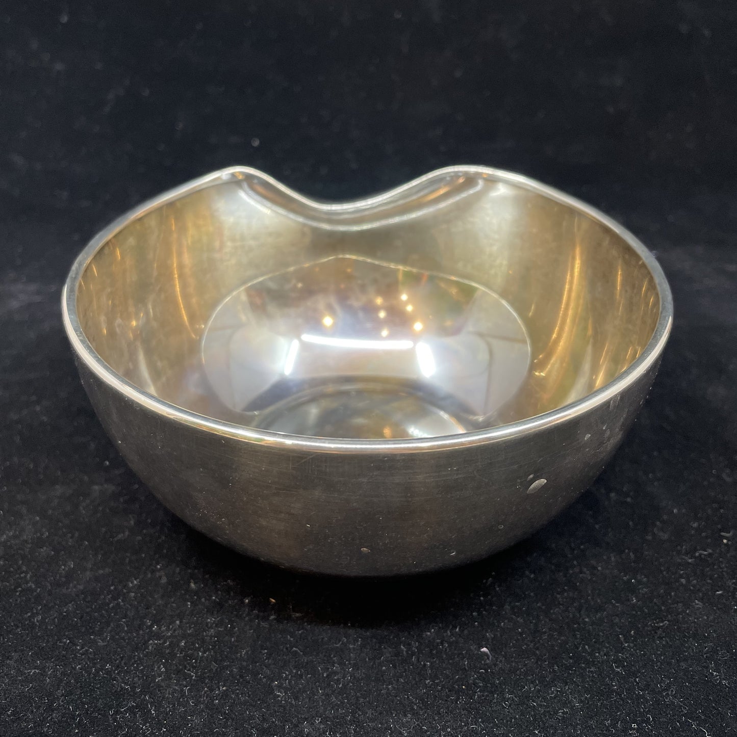 Tiffany and Co Elsa Peretti Thumbprint Bowl (3V7HQZ)