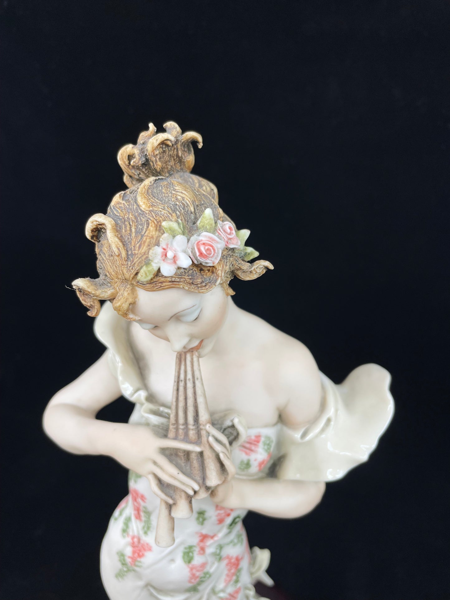 Armani "Melody" Figurine (7SX8UT)