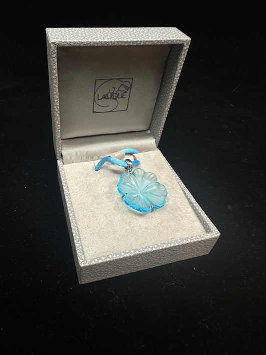 Lalique Blue Flower Necklace (JP6XZB)