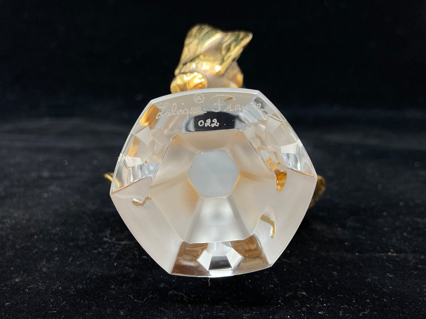 Lalique Abeilles Gold Decanter (ZU4347)