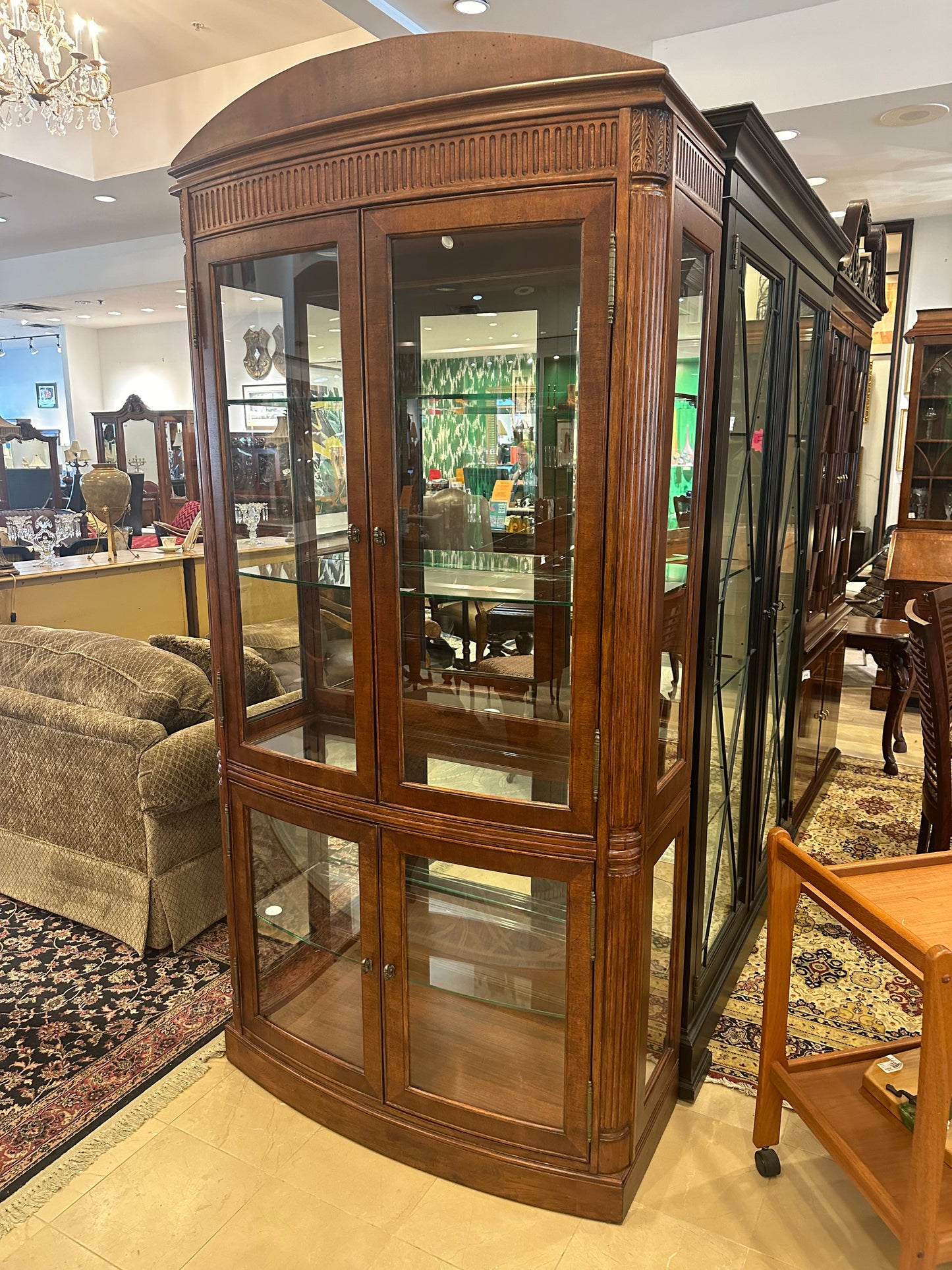 Stanley Curved Front Curio Cabinet (3ZREVY)