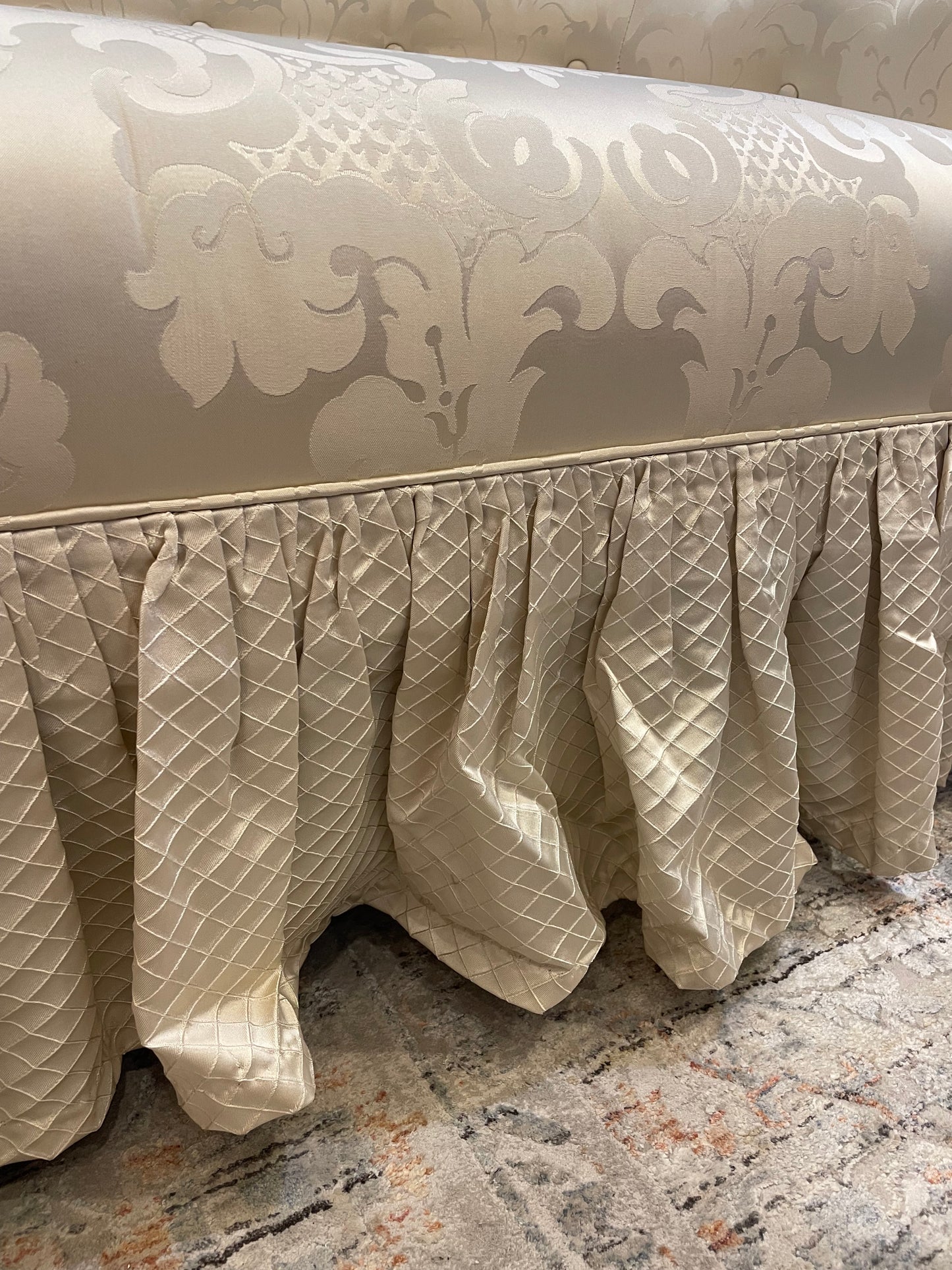 White Damask Settee AS IS (03H007)