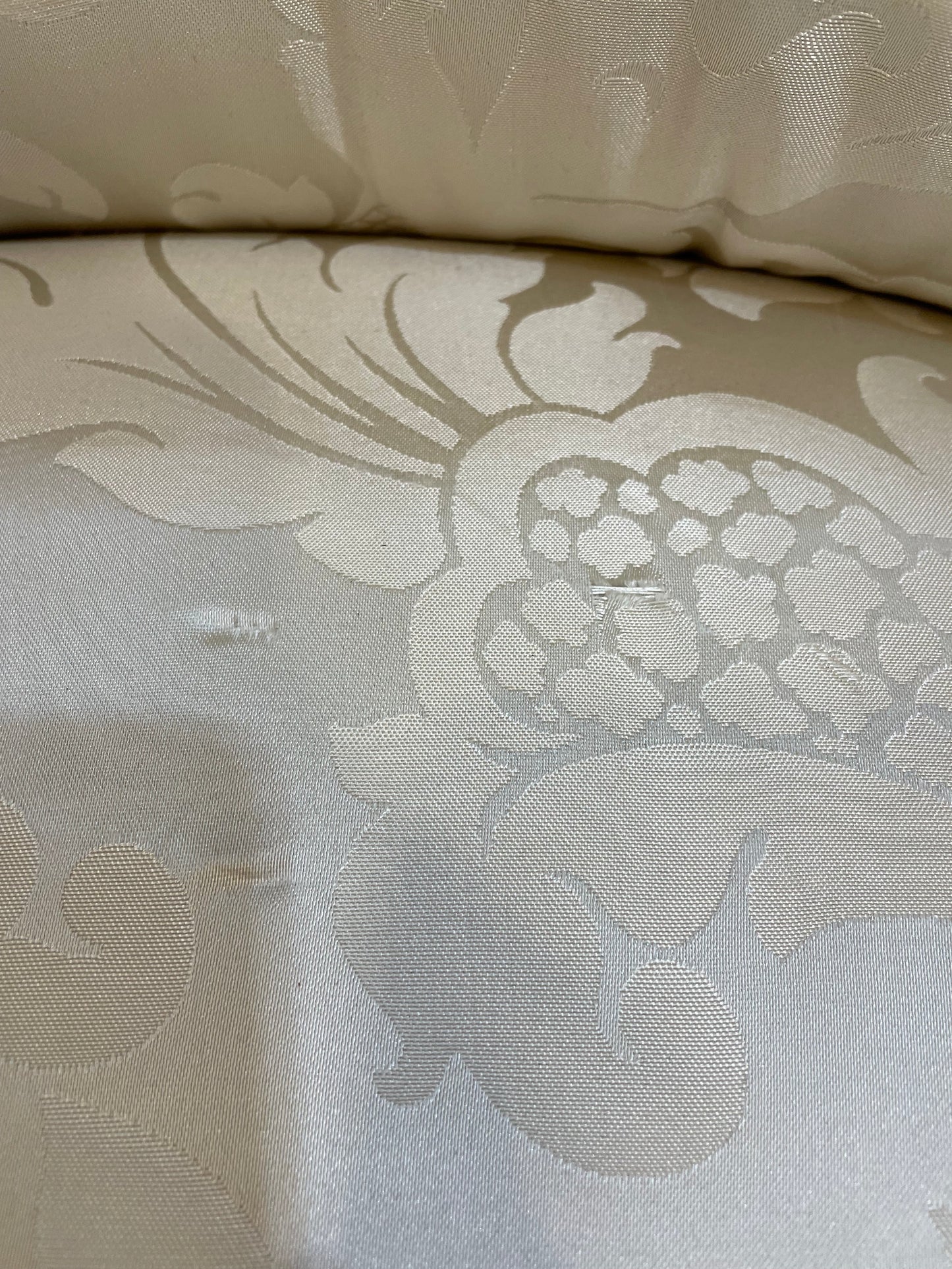 White Damask Settee AS IS (03H007)