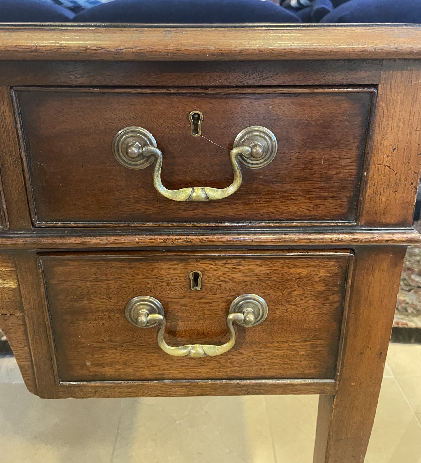 Edwardian Style Leather Top Writing Desk (8CAHP5)