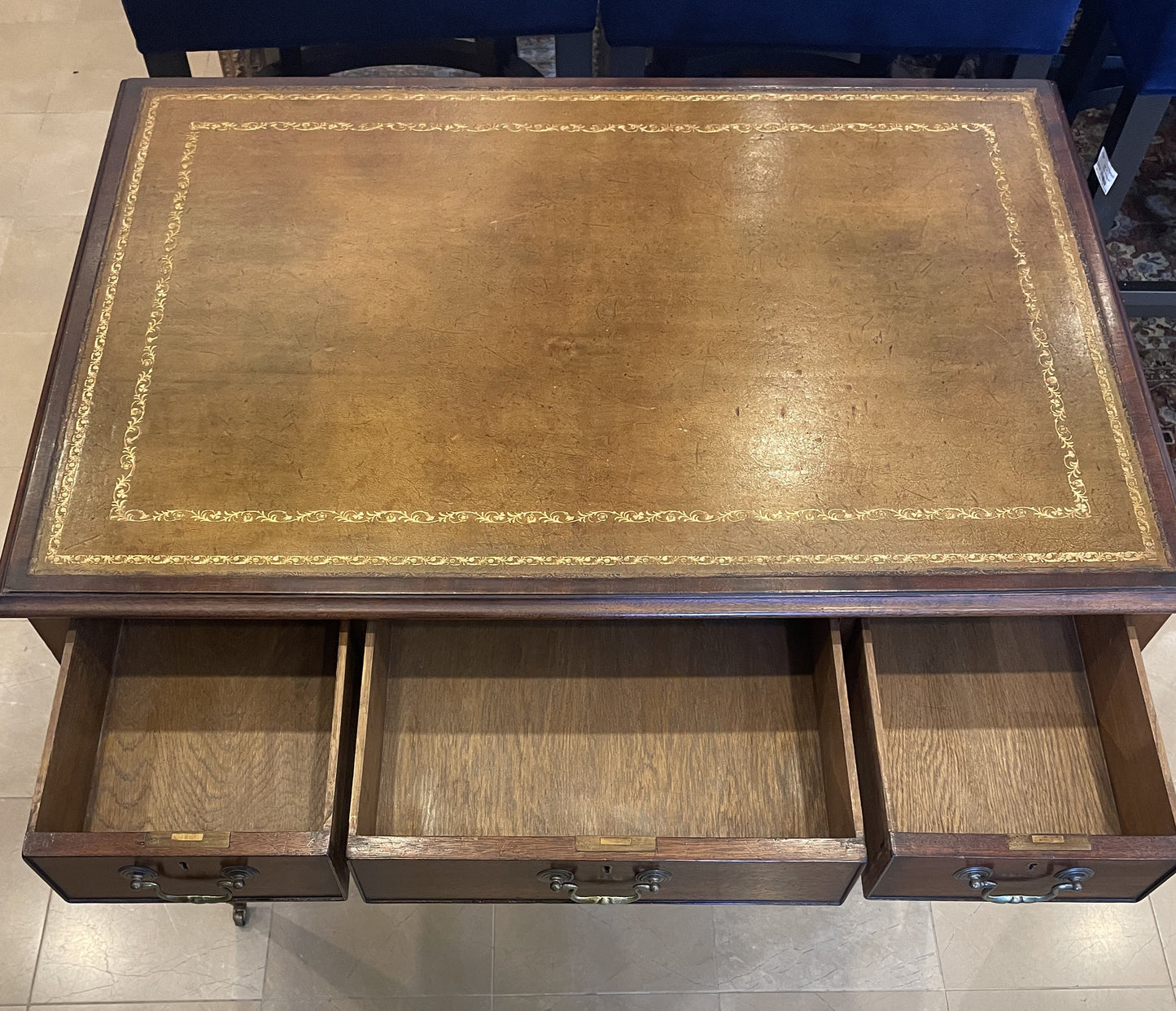 Edwardian Style Leather Top Writing Desk (8CAHP5)