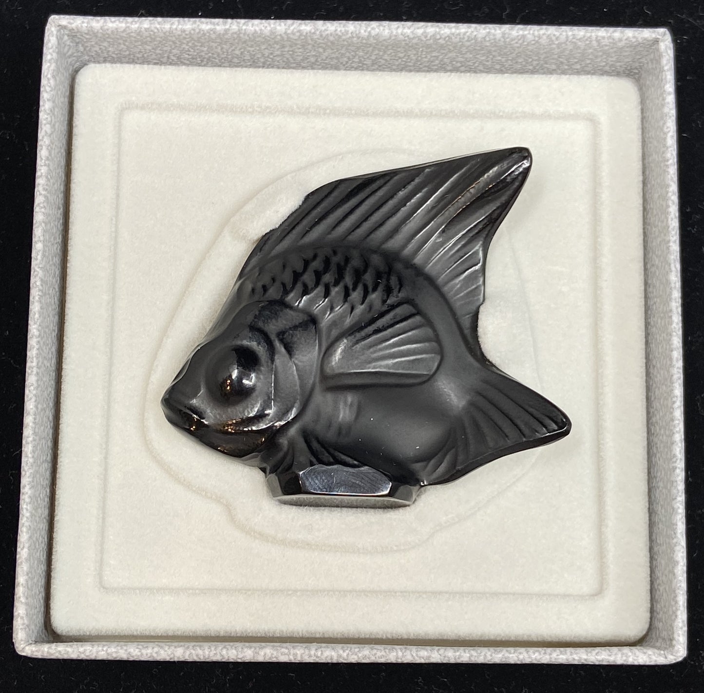 Lalique Black Crystal Fish Sculpture (7TY4KN)