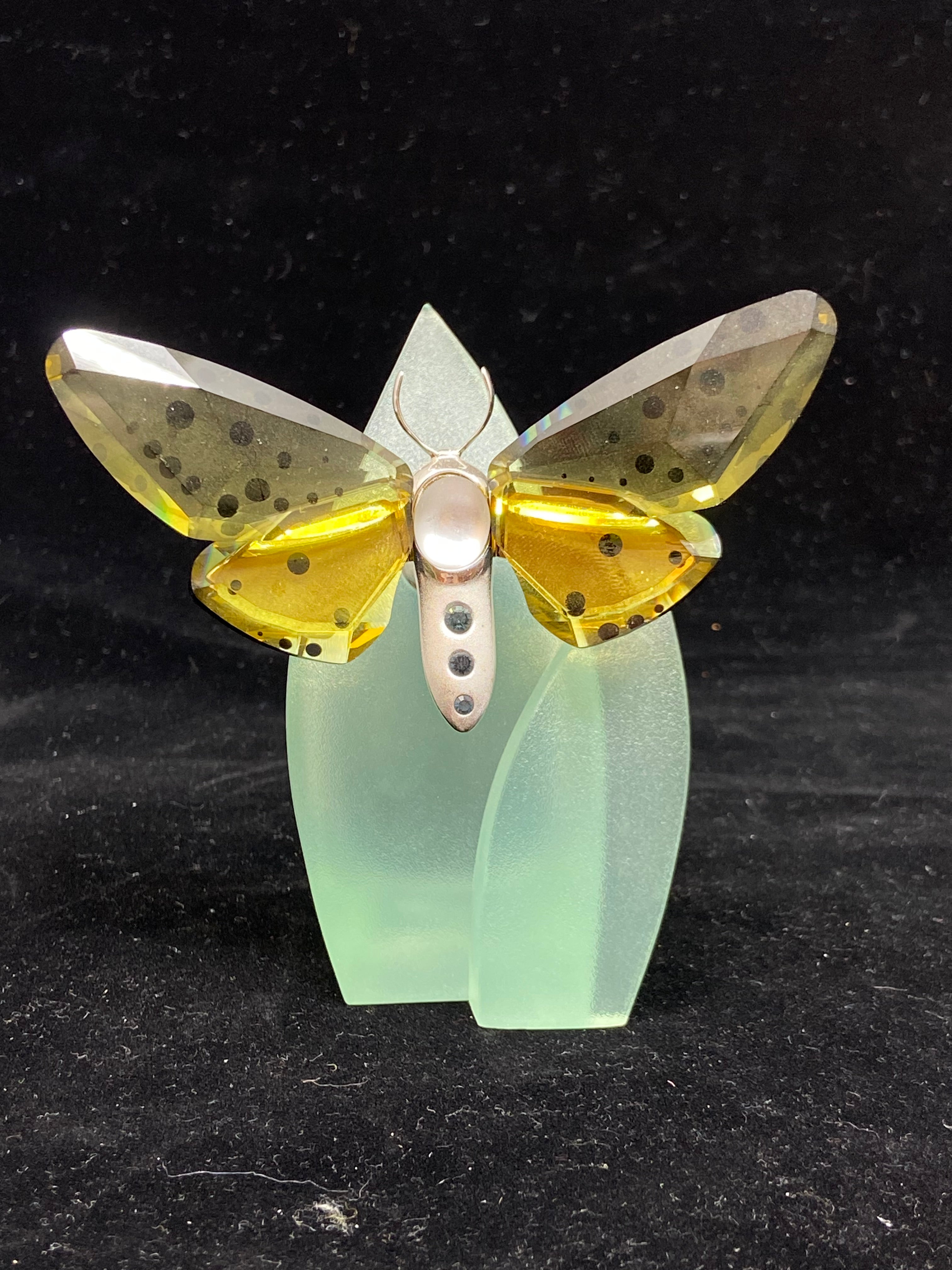 Swarovski Amorita Jonquil Butterfly on Acrylic Leaf Display (Q5GU34) – The  Perfect Thing