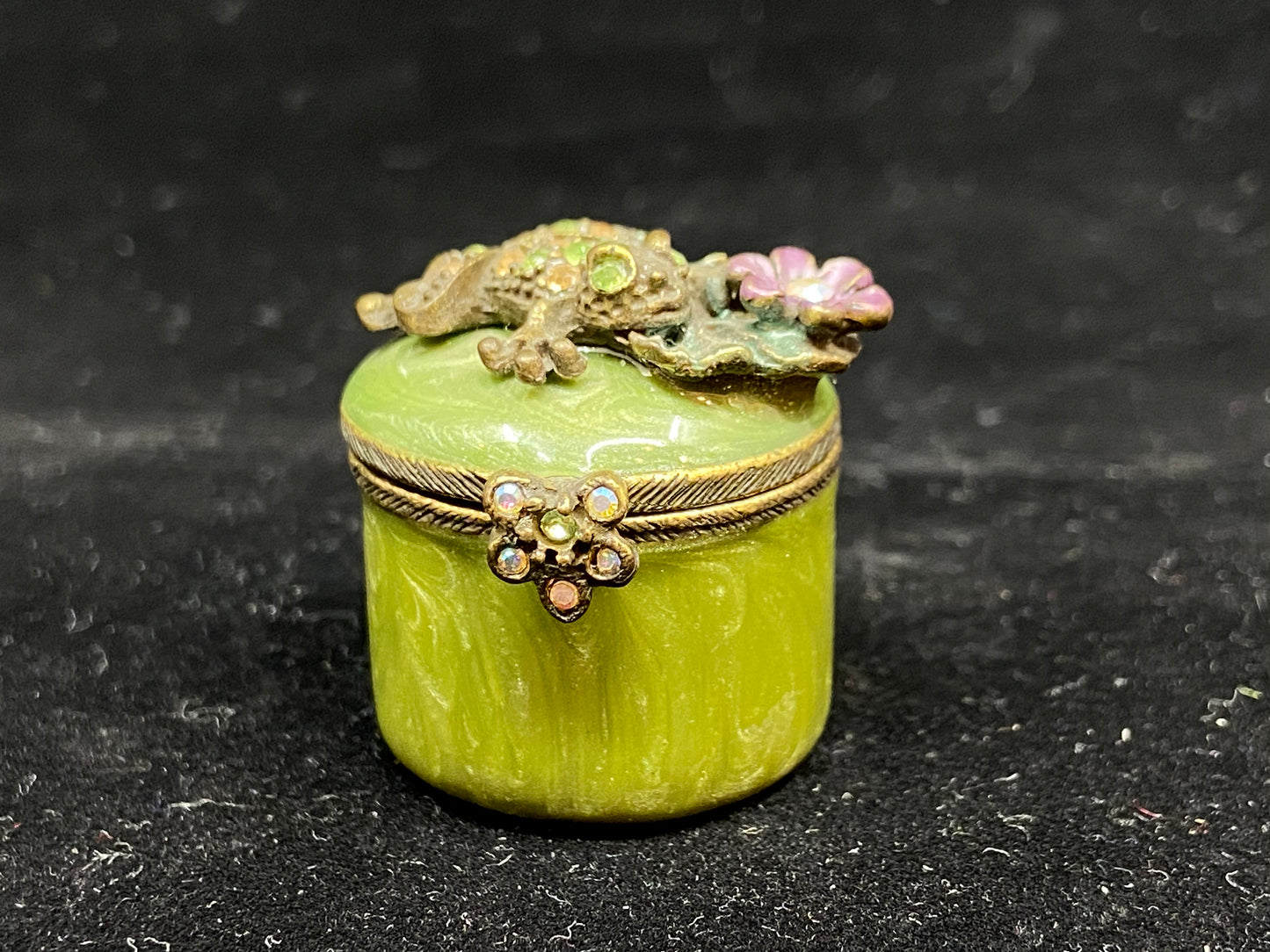 RJ Graziano Green Frog Trinket/Pill Box (Y8TATX)