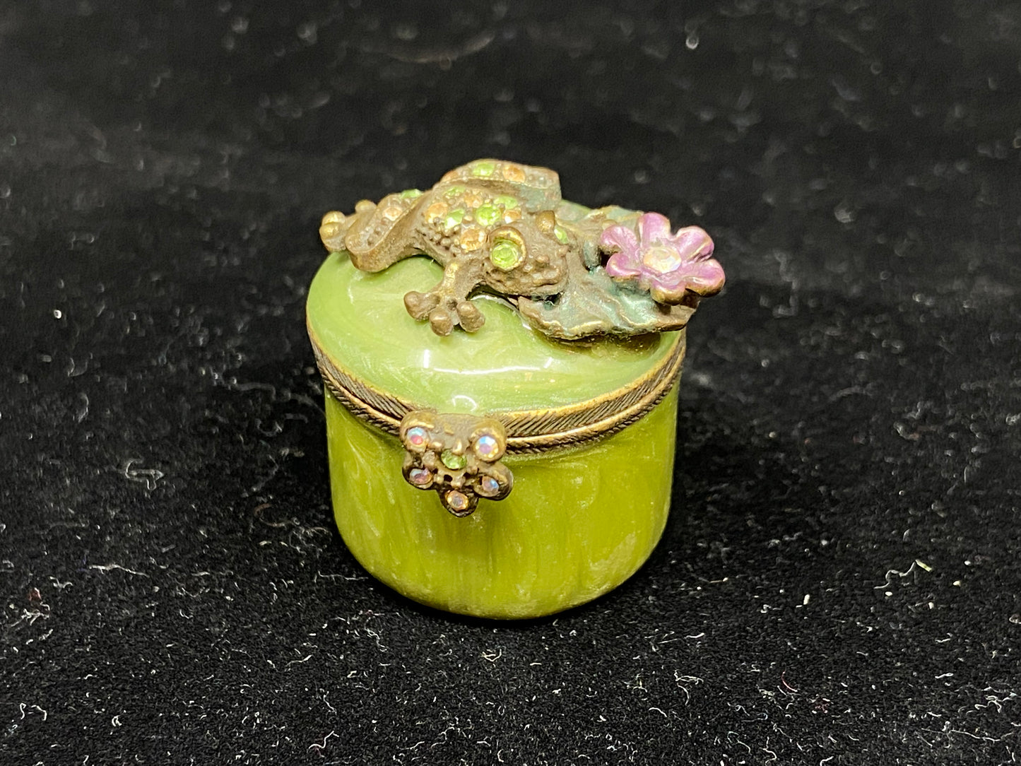 RJ Graziano Green Frog Trinket/Pill Box (Y8TATX)