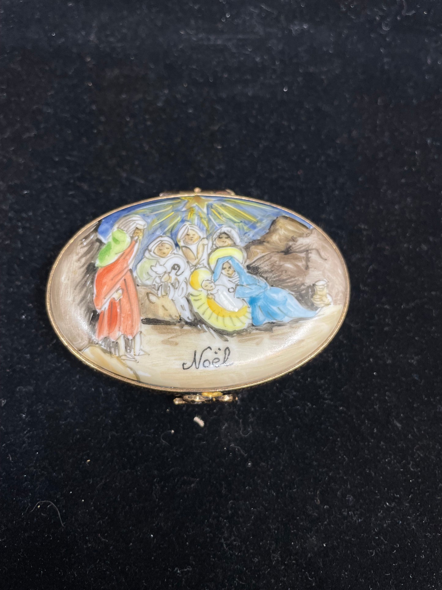 Limoges Painted Nativity Scene (8RLYFV)