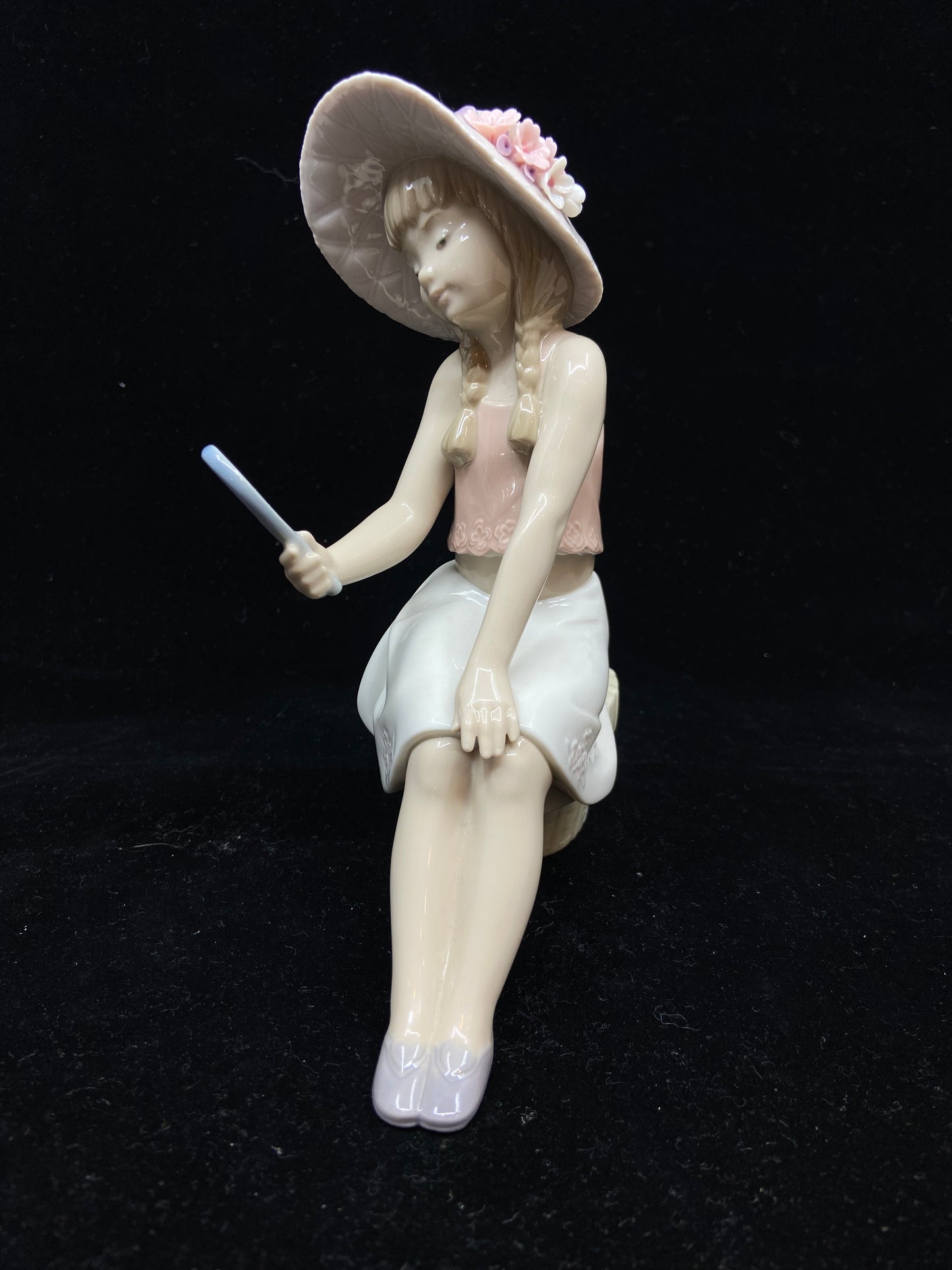 Lladro I Feel Pretty Girl with Mirror Porcelain FIgurine #8238 (3PLQH5)