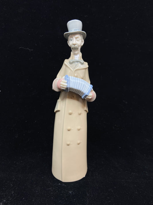 Lladro Bell Musician with Accordion 8171 (YBWRHB)