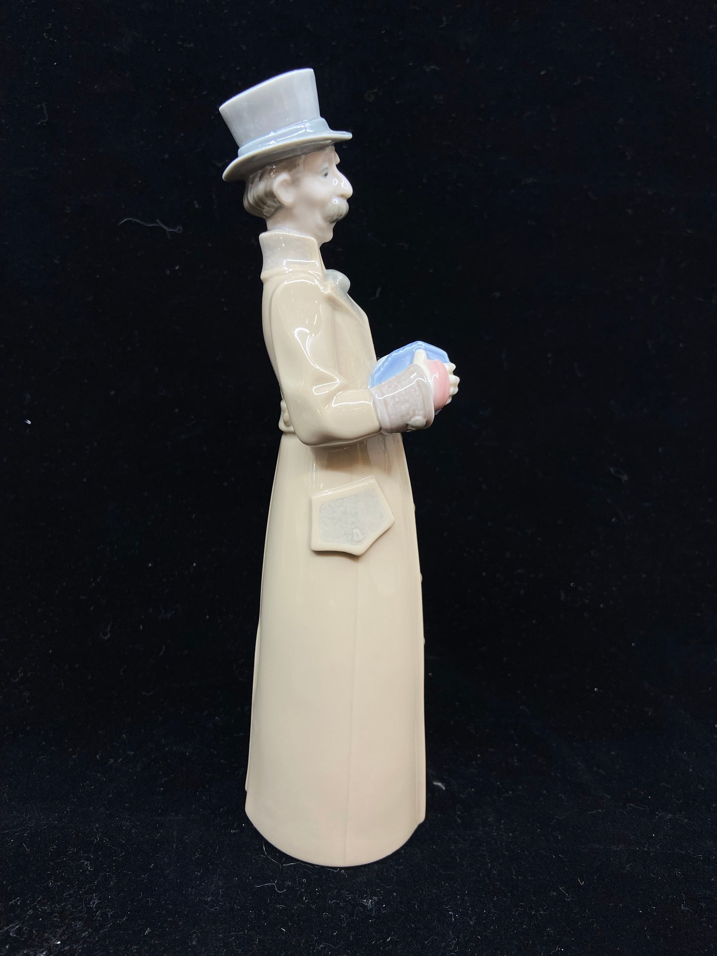 Lladro Bell Musician with Accordion 8171 (YBWRHB)