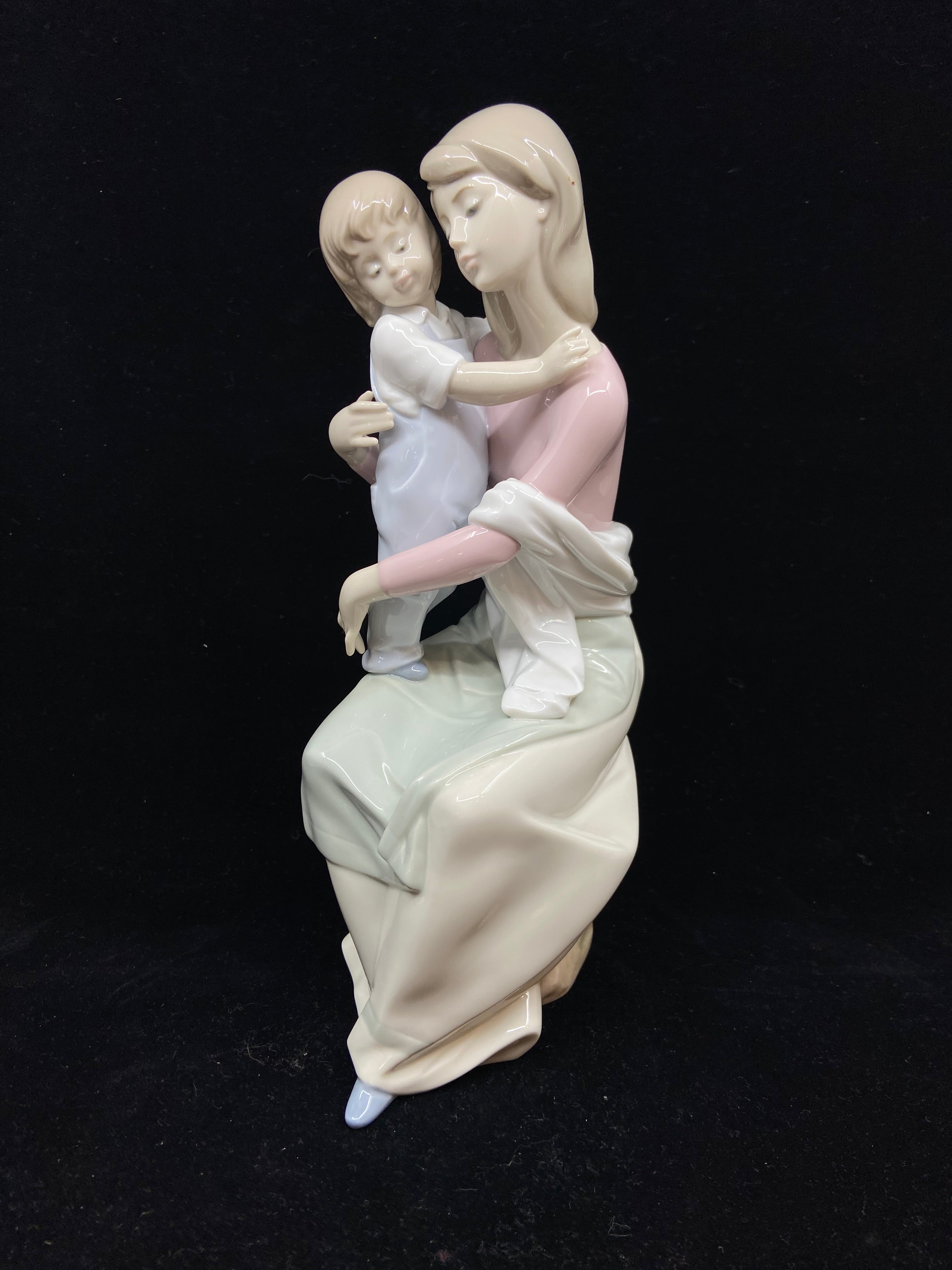 Lladro Mother newest and Child Figurine