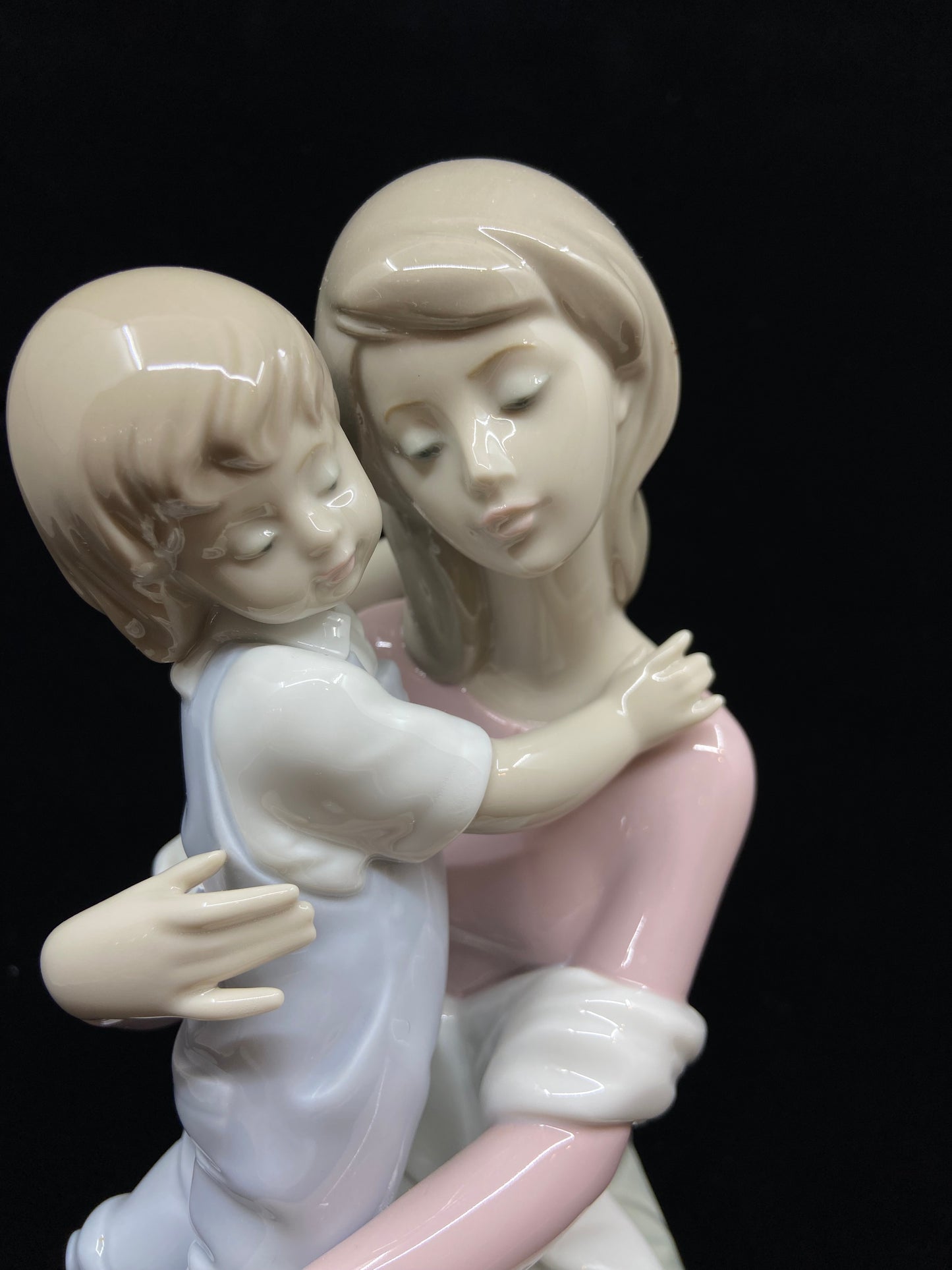 Lladro A Mother's Love Mother and Child 6634 (BS3W89)