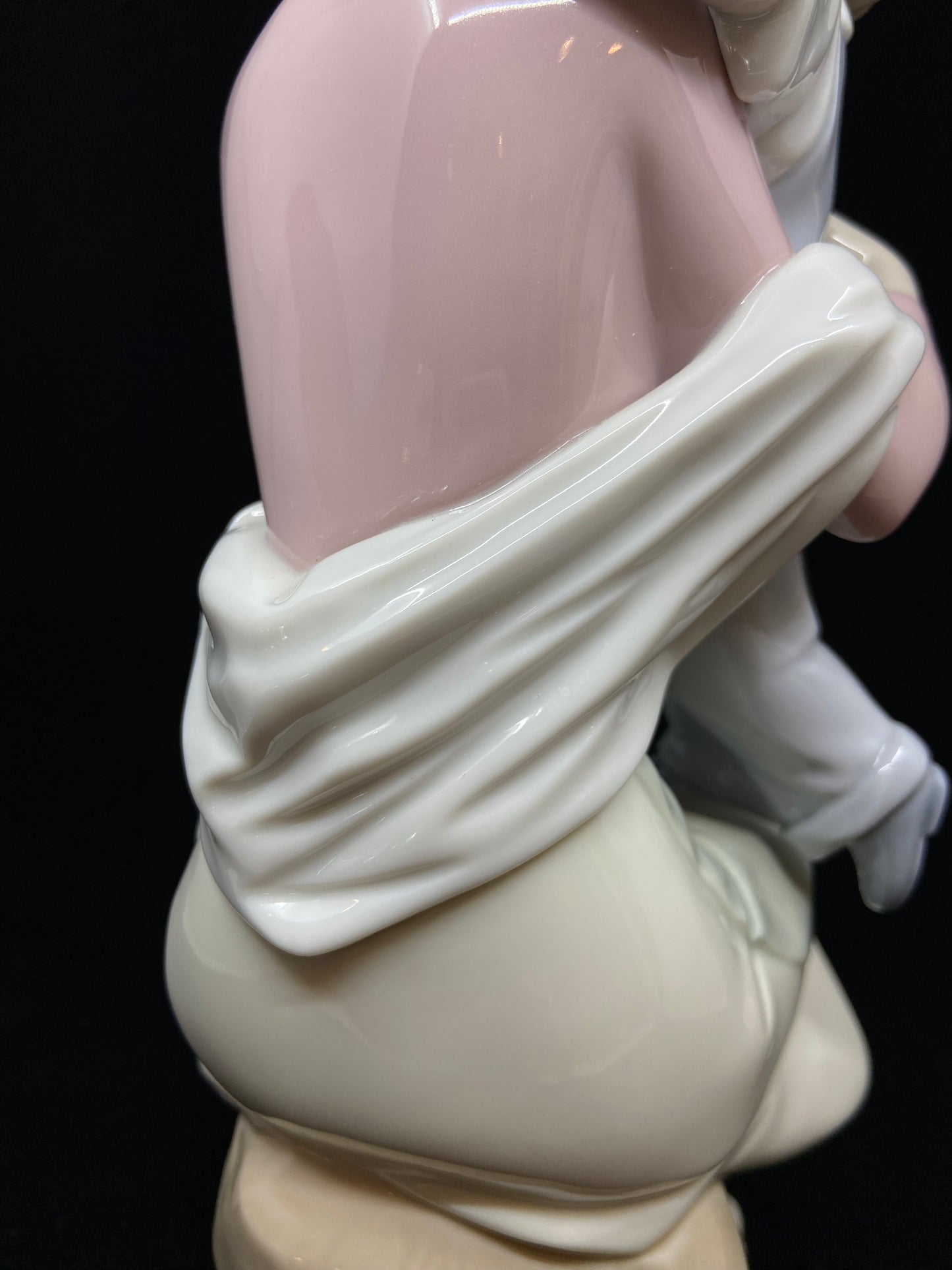 Lladro A Mother's Love Mother and Child 6634 (BS3W89)