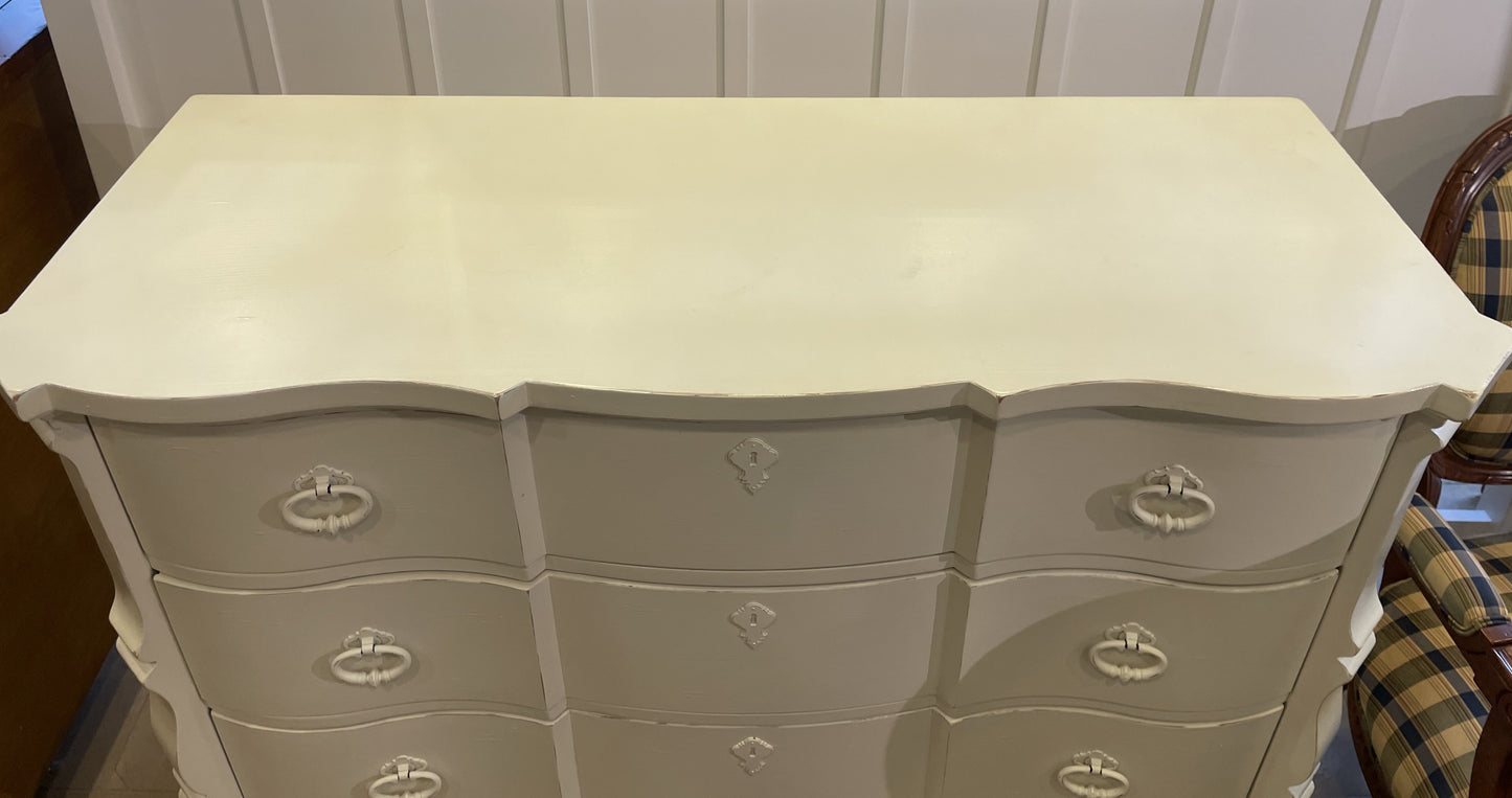 Lexington White Dresser (W4WLBF)