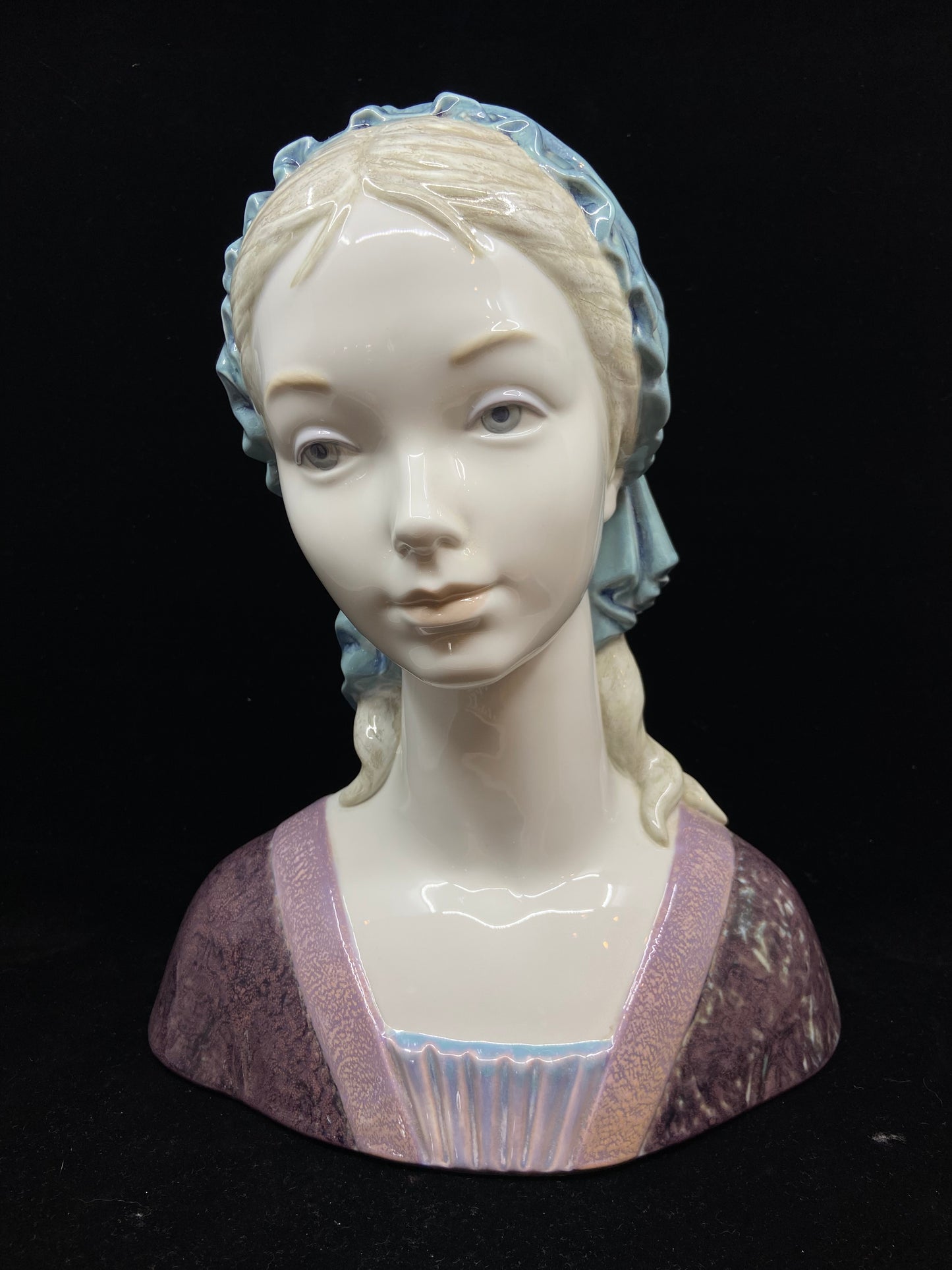 Lladro #8049 Bright Eyes Bust (U6KJ68)