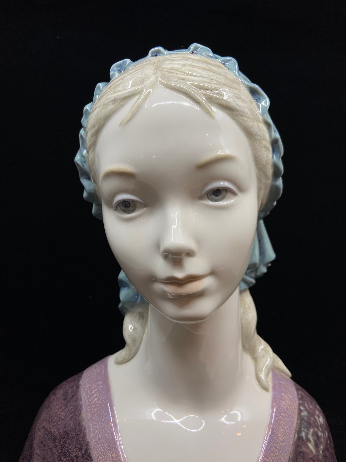 Lladro #8049 Bright Eyes Bust (U6KJ68)