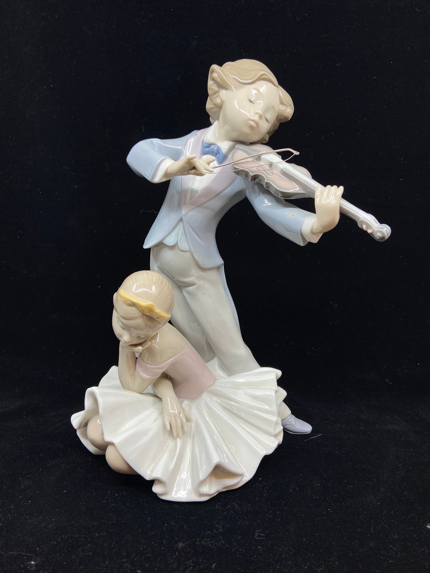 Lladro Captivating Melody #9688 (RYYW2Z)