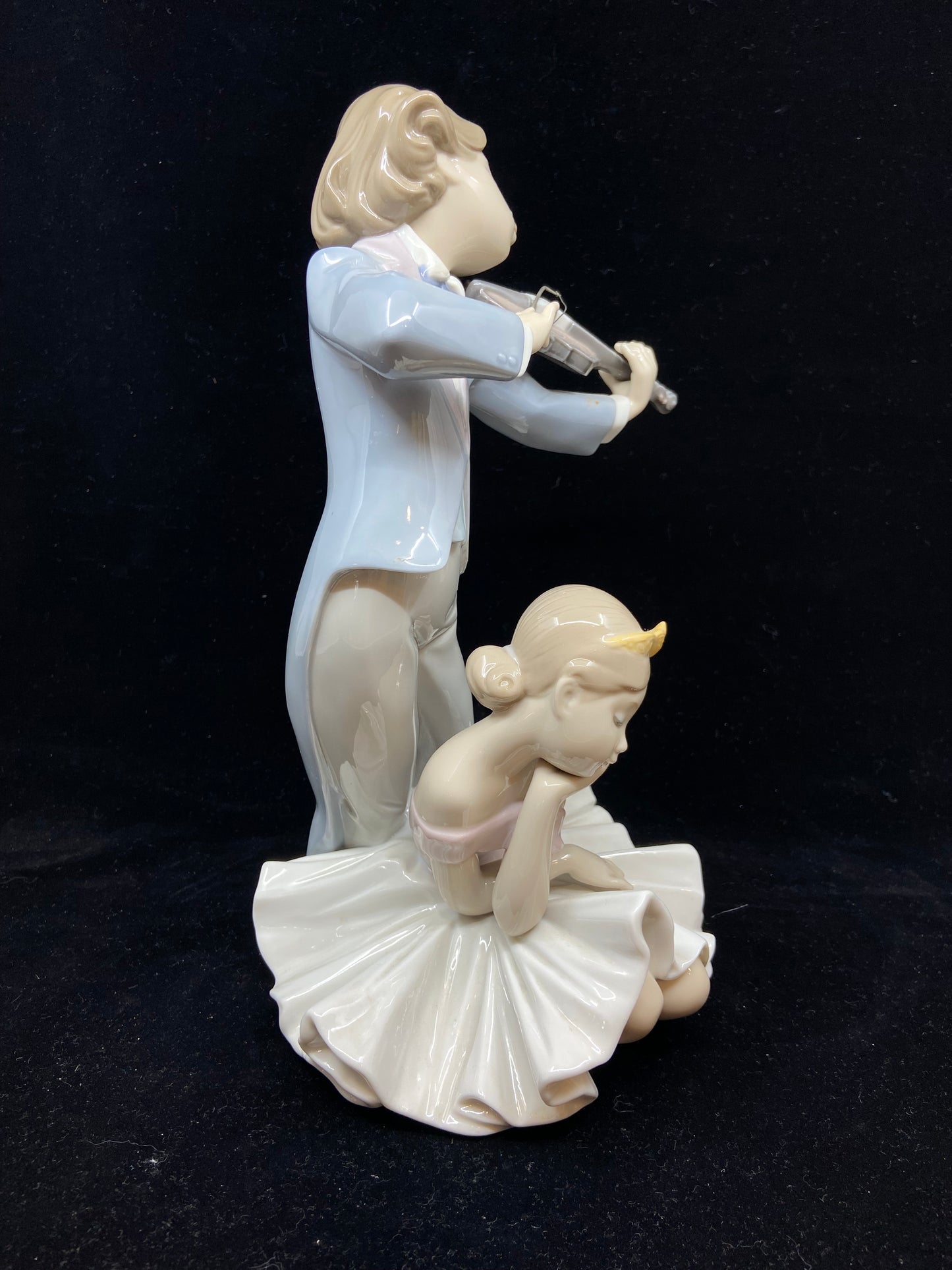 Lladro Captivating Melody #9688 (RYYW2Z)