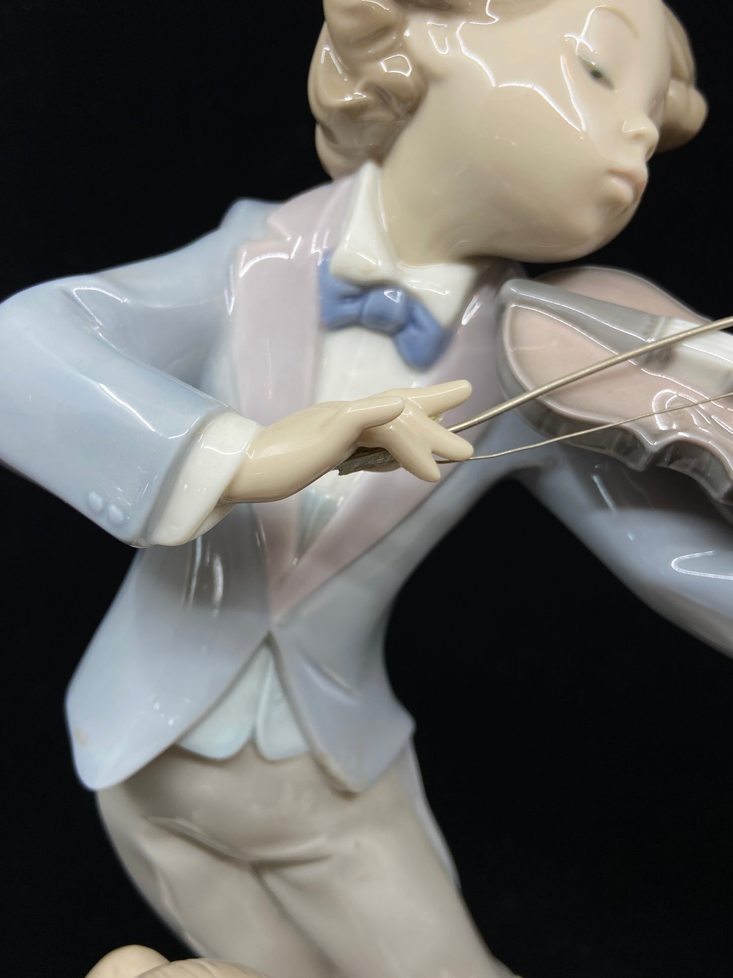 Lladro Captivating Melody #9688 (RYYW2Z)