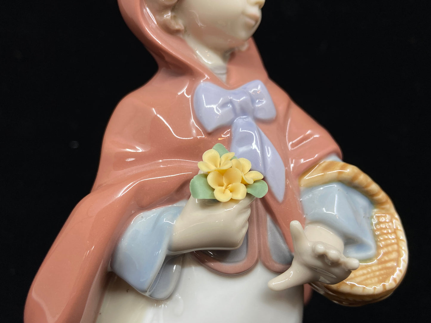 Lladro Little Red Riding Hood #8500 (QHPUBB)