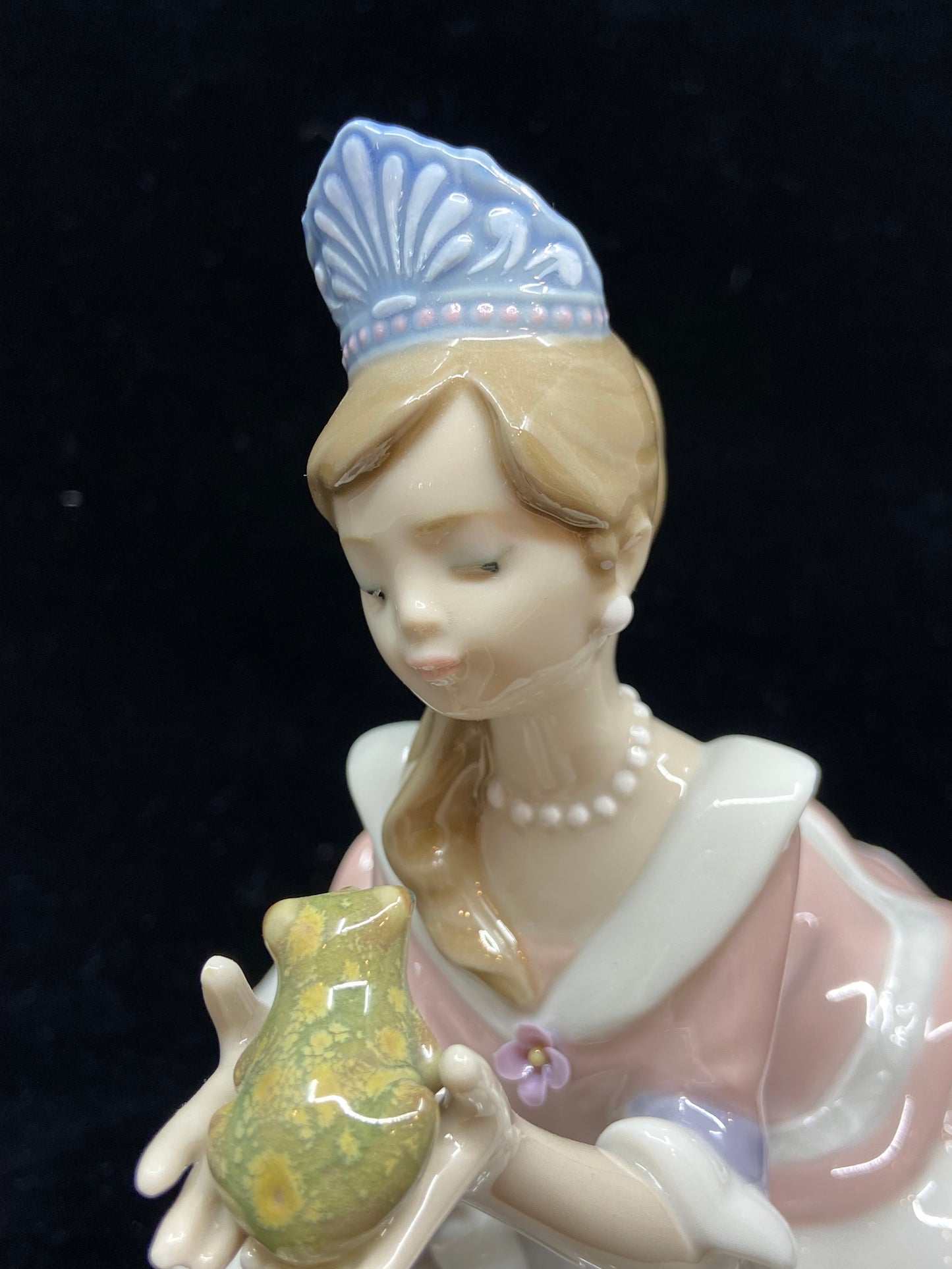 Lladro Princess and the Frog 2013-19 (EZAVBN)