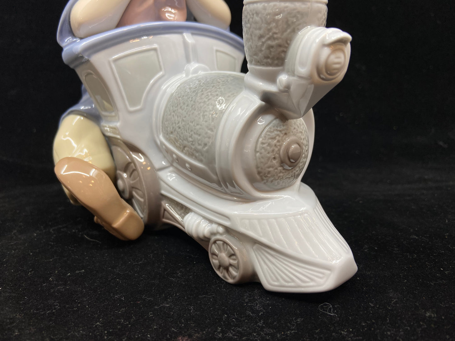 Lladro Circus Express #8138 (YAHFKB)