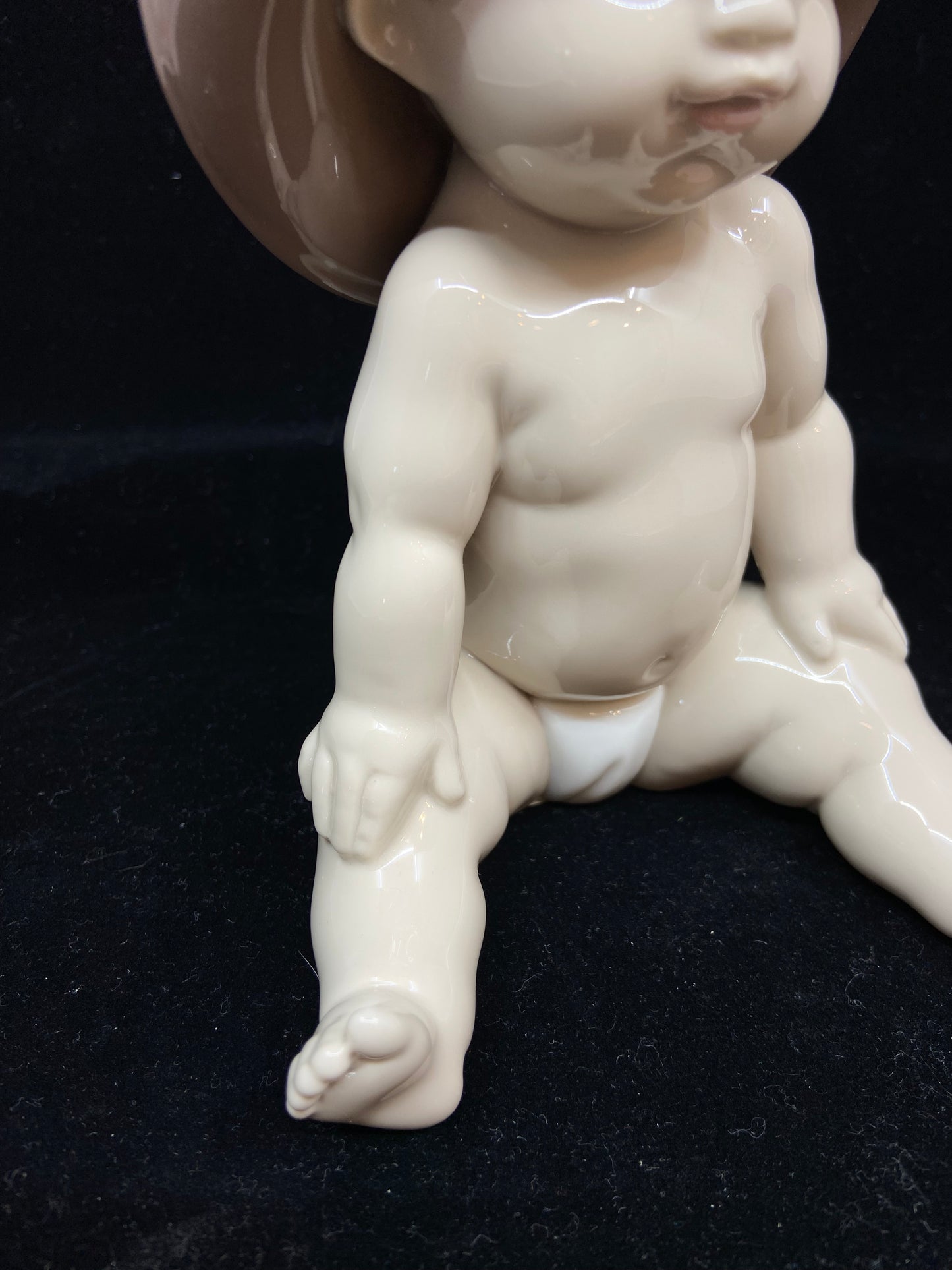 Lladro Baby Boy with Cowboy Hat #9127 (67RR3Q)