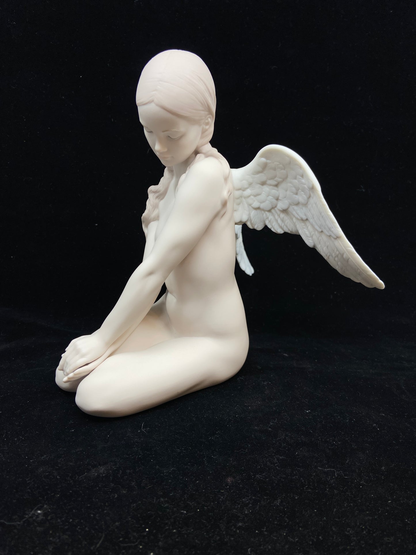 Lladro Beautiful Angel #8235 (CB9HLR)