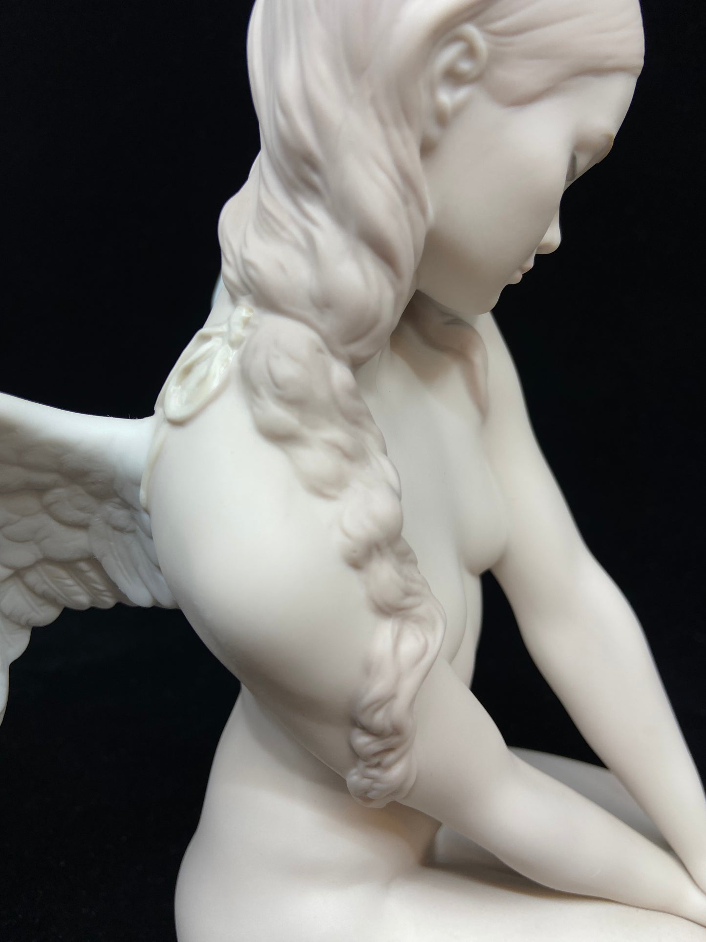 Lladro Beautiful Angel #8235 (CB9HLR)