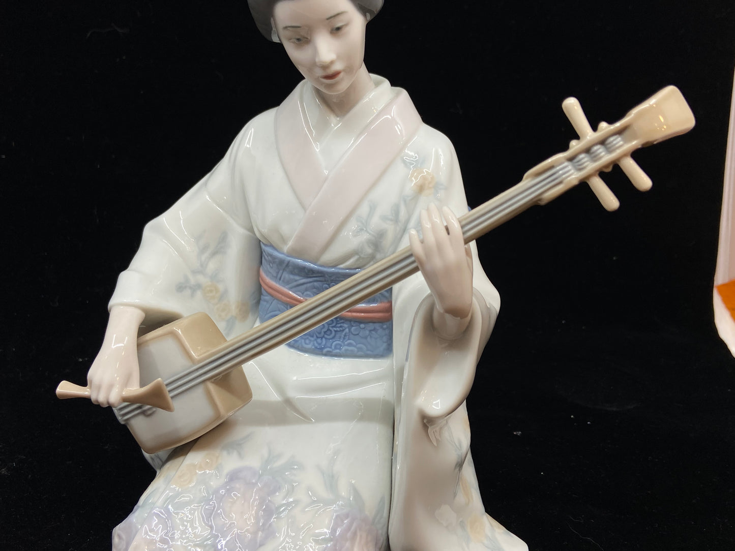 Lladro Set of Three Asian Musicians with Stand (PBFKLV)