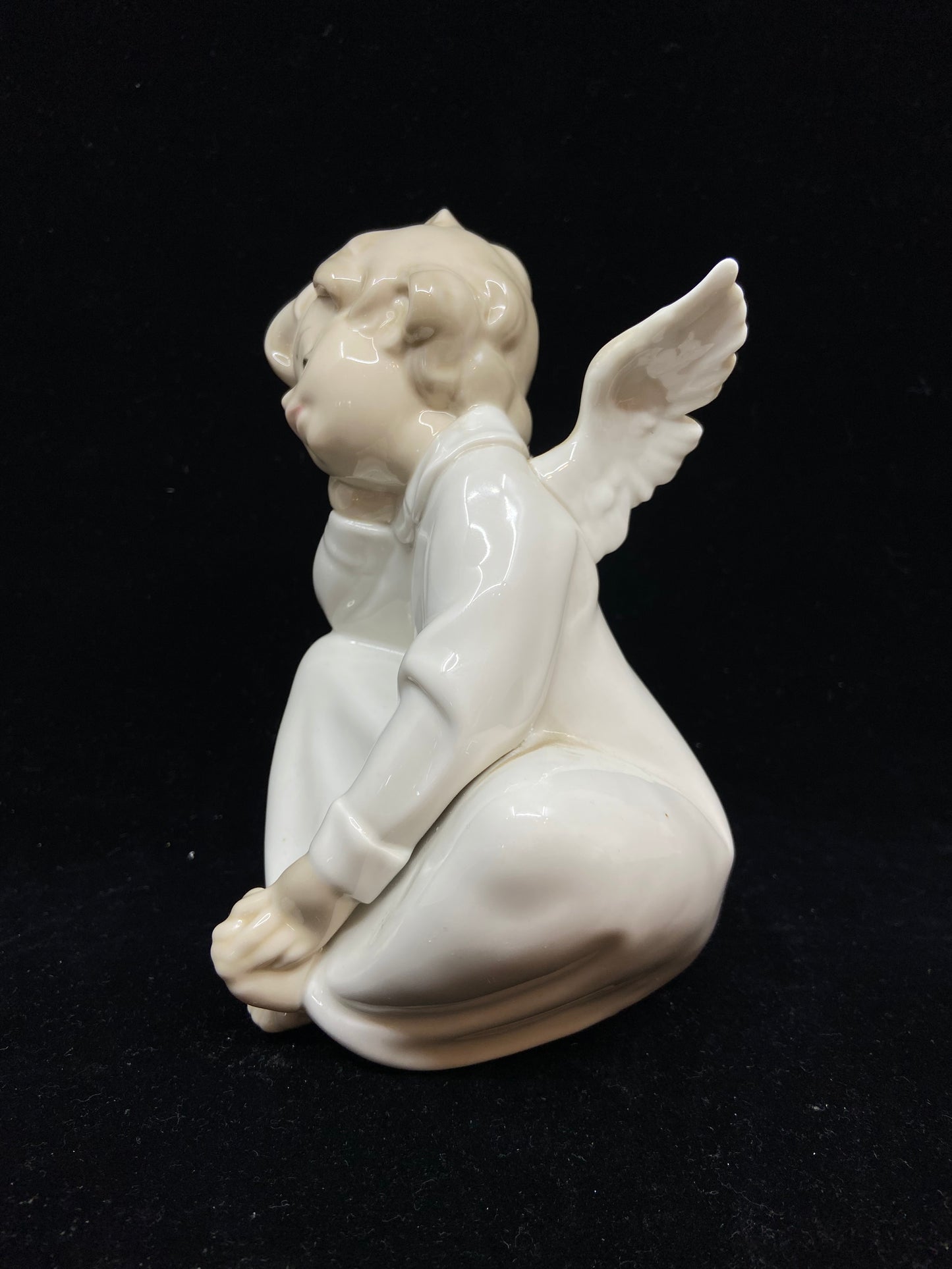 Lladro #4961 Angel Dreaming (R53AVA)