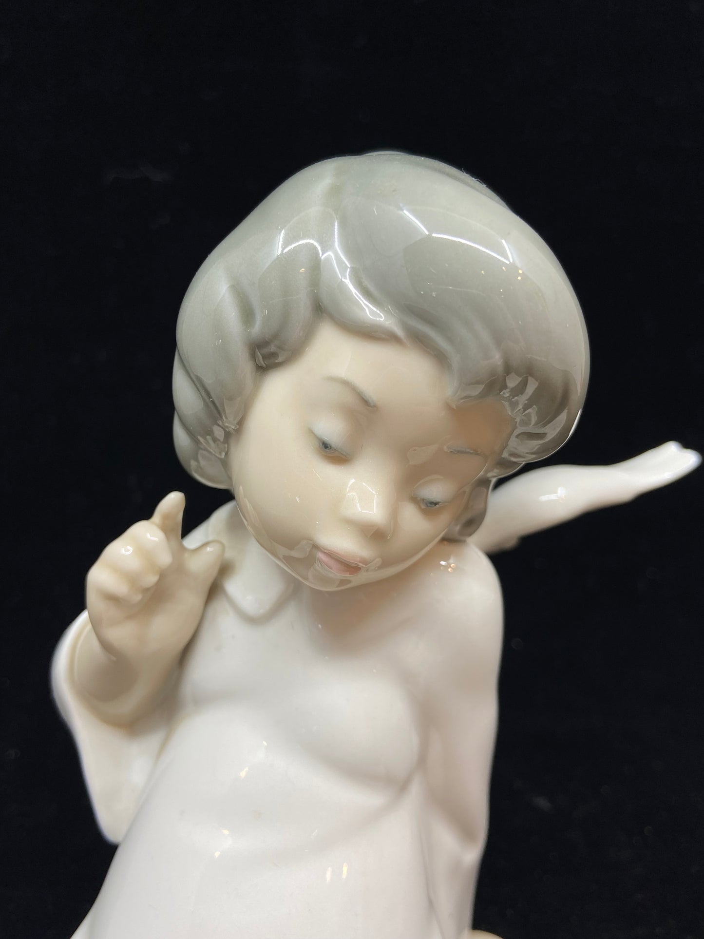 Lladro #4962 Angel Wondering (R53AVA)