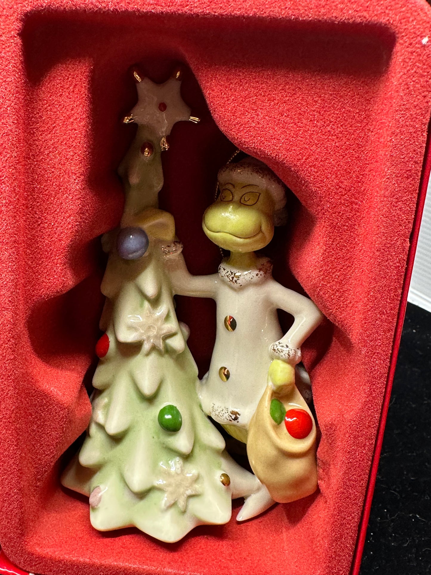 Lenox Greedy Grinch Ornament NIB (NHXP1B)