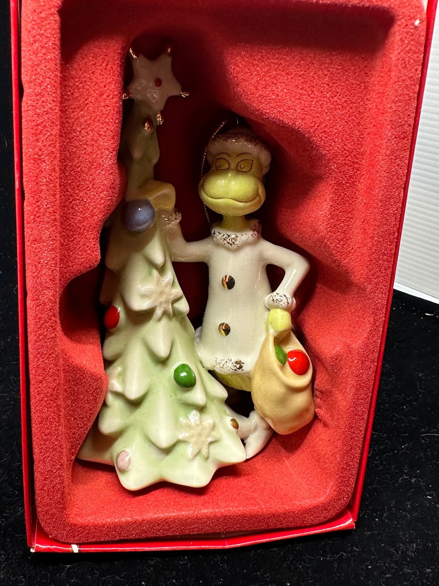 Lenox Greedy Grinch Ornament NIB (NHXP1B)