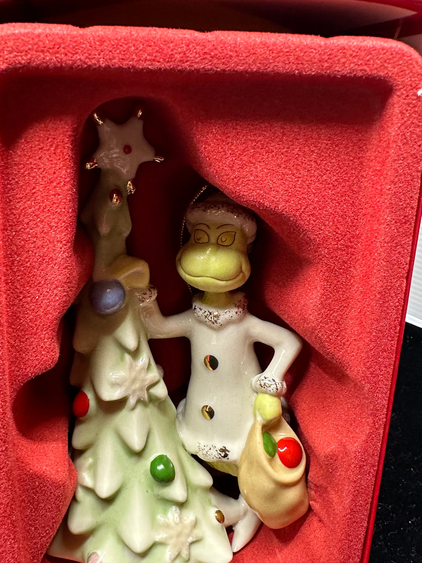 Lenox Greedy Grinch Ornament NIB (NHXP1B)