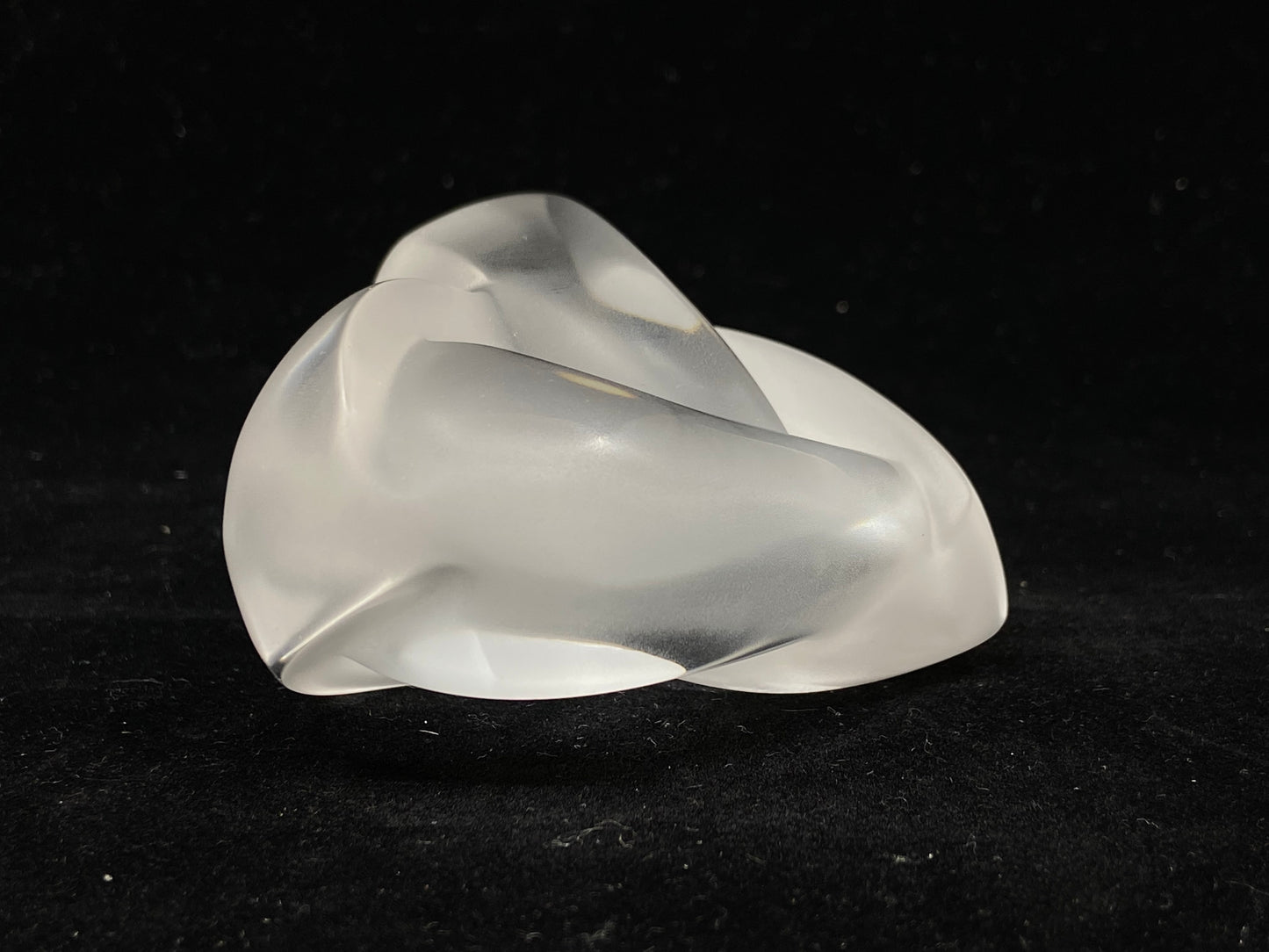 Lalique Twisted Heart Paperweight (LB6CLC)