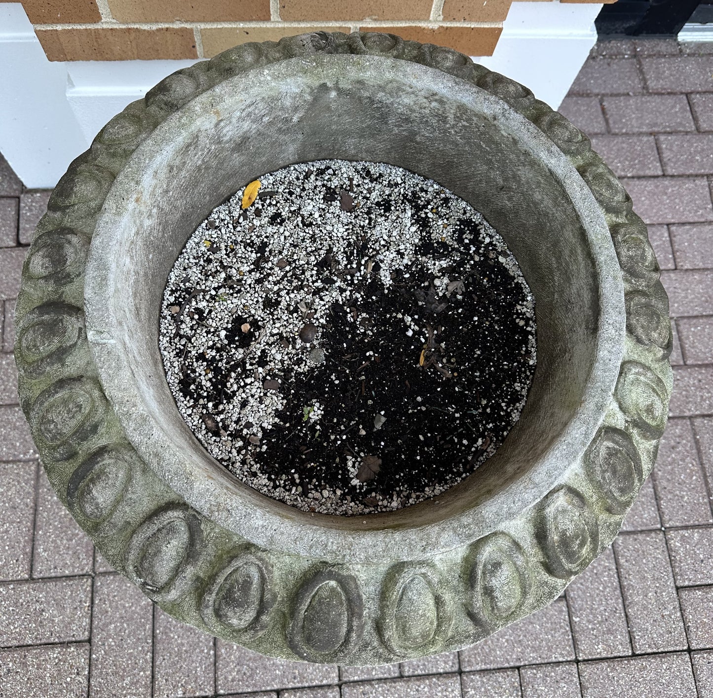 Vintage Pair of Cement Urns (2NL9RT)