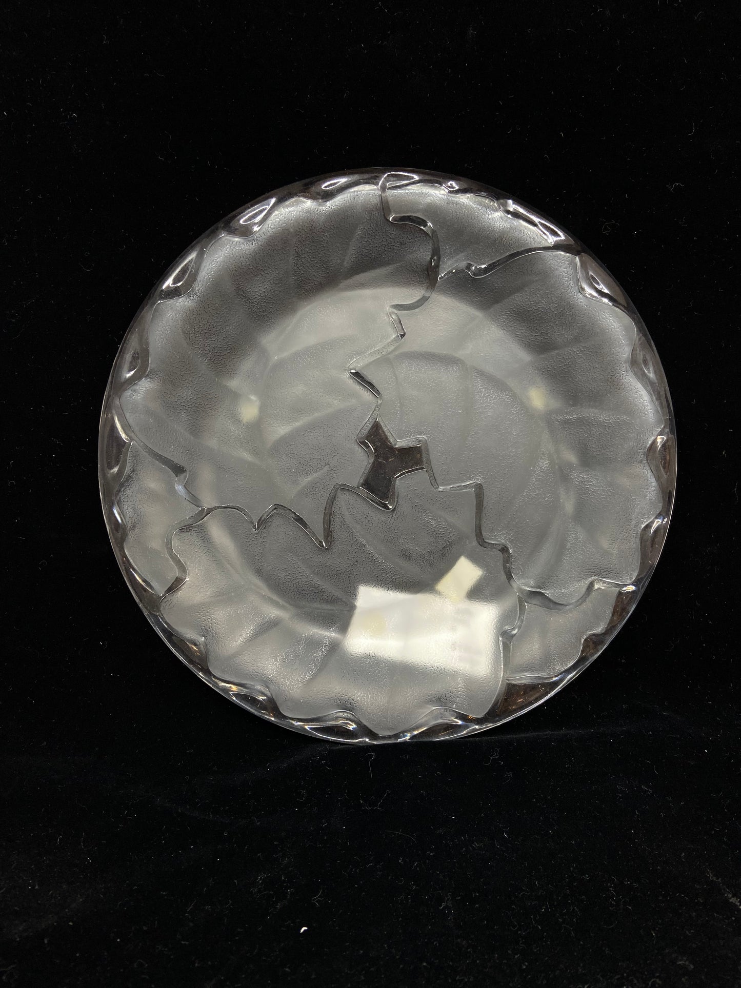 Lalique Chene Plate (24788)