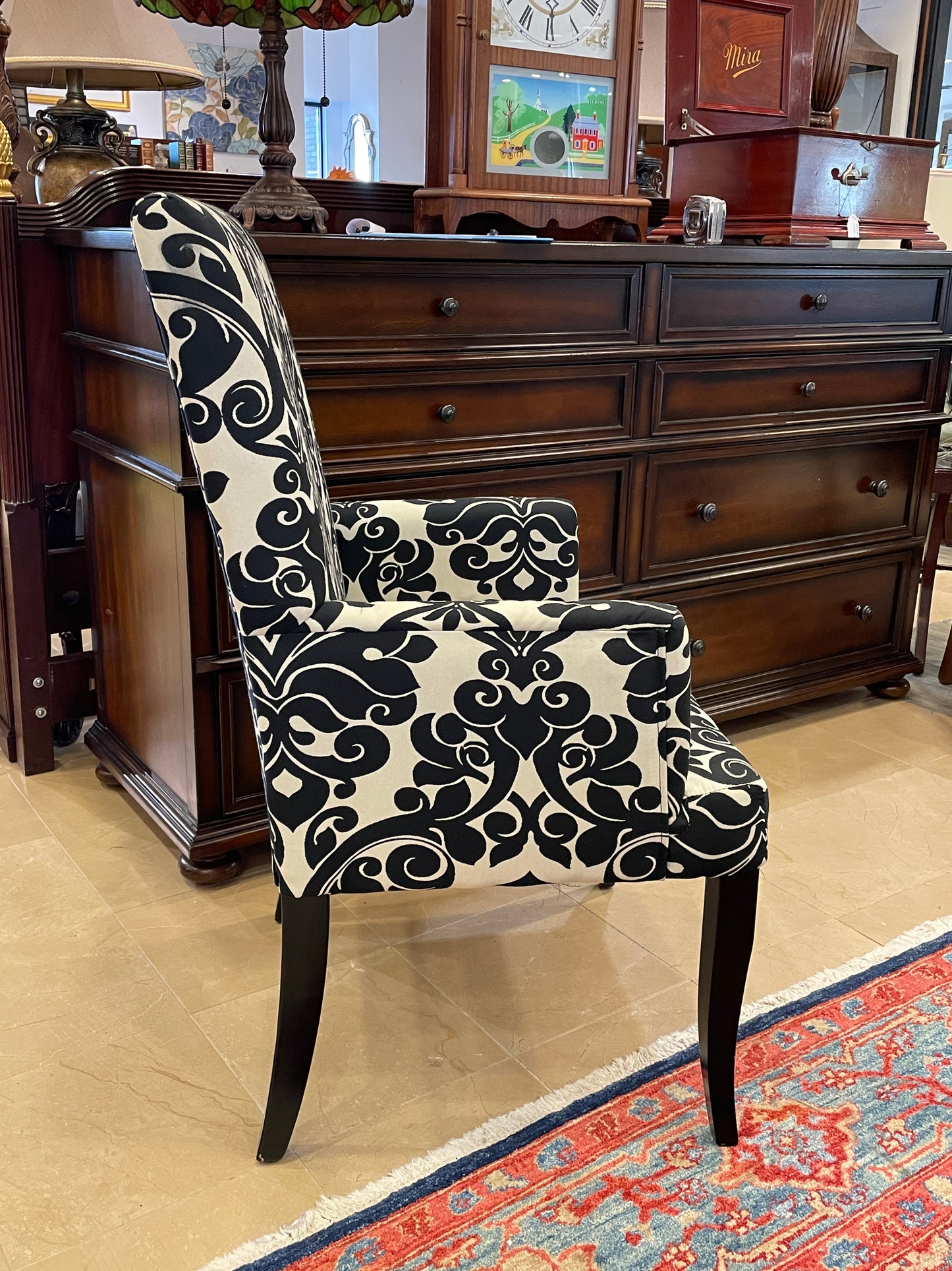 Pier One Imports Black and White Arm Chair (0AQ002)